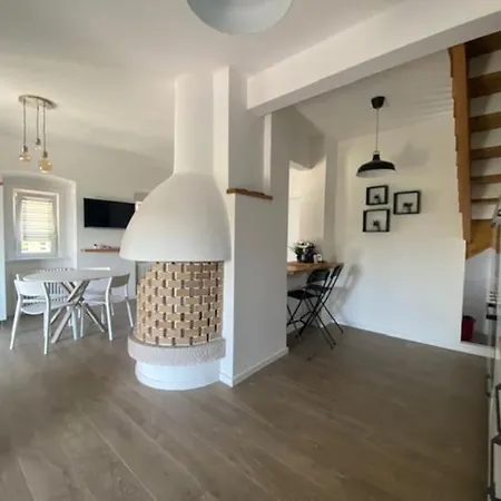 Casa vacanze Al Casel: Storico Casello Sulla Ciclabile Trieste