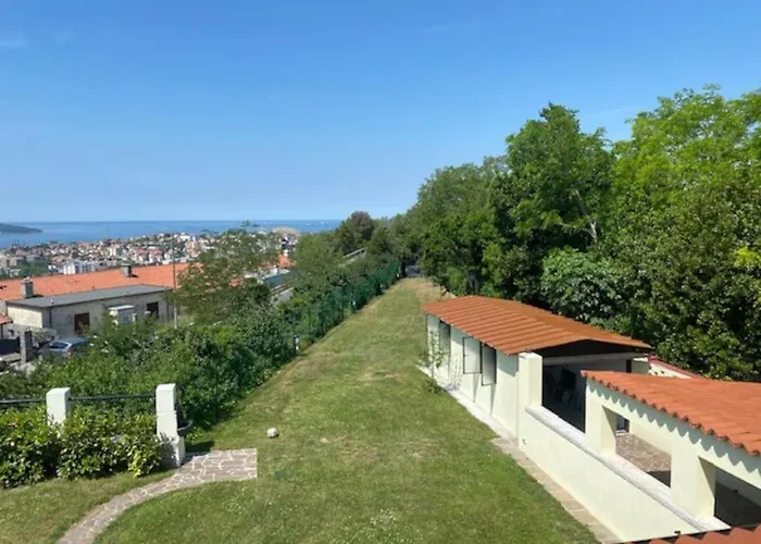 Al Casel: Storico Casello Sulla Ciclabile * Trieste