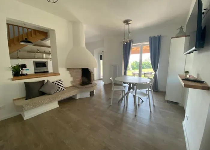 Al Casel: Storico Casello Sulla Ciclabile Hébergement de vacances *